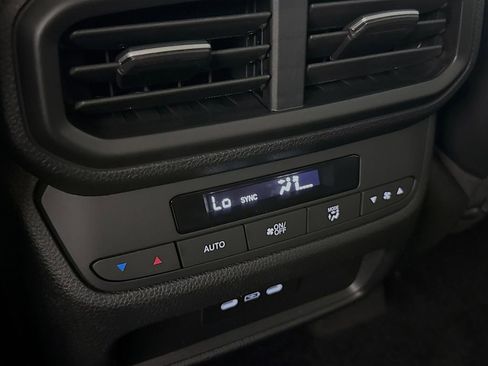 Used 2025 Honda Pilot EX-L image 22