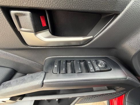 Used 2025 Toyota Tacoma TRD Off-Road image 9