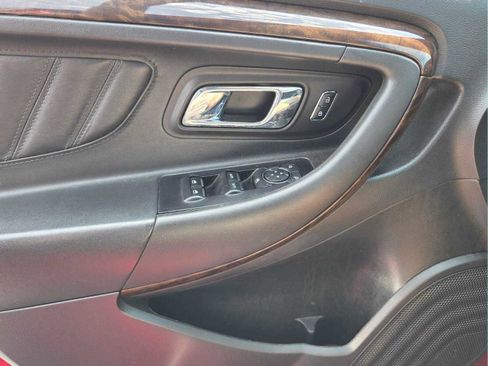 Used 2018 Ford Taurus Limited FWD image 22