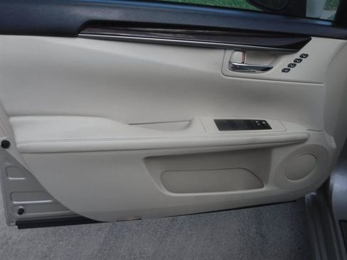 Used 2013 Lexus ES 350 w/ Premium Pkg FWD image 40