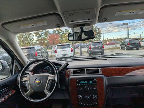 Used 2014 Chevrolet Suburban LS w/ All-Star Edition image 21