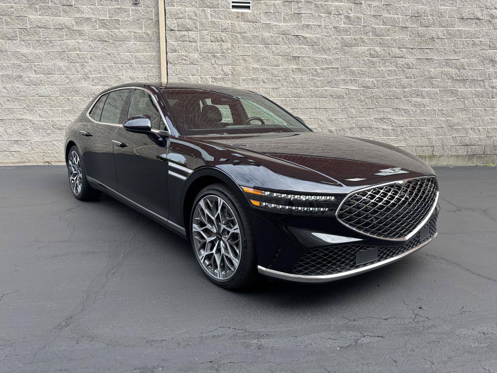 Used 2023 Genesis G90 3.5T AWD/4WD image 1