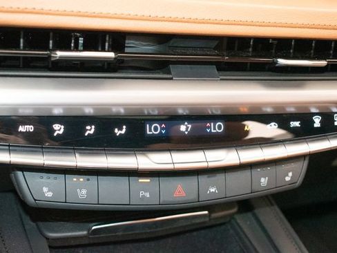 Used 2024 Cadillac XT4 Sport AWD/4WD image 32