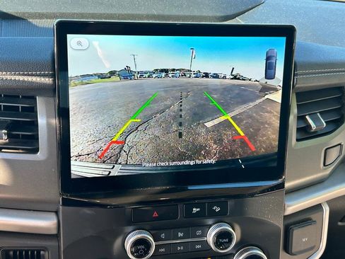 Certified 2023 Ford Expedition XLT image 25