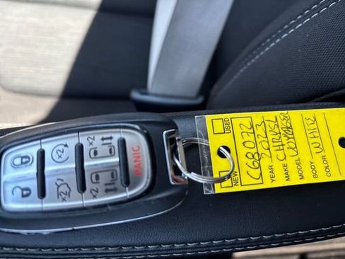 Used 2023 Chrysler Voyager LX FWD image 17