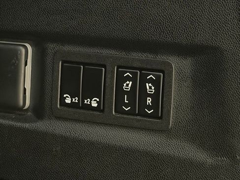 Certified 2023 GMC Yukon Denali image 27