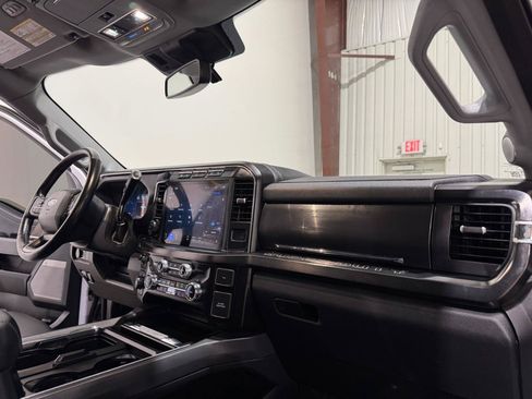 Used 2024 Ford F250 Lariat w/ Lariat Ultimate Package AWD/4WD image 11