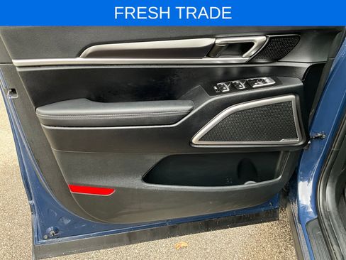 Used 2024 Kia Telluride S image 10