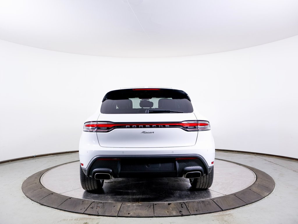 Certified 2025 Porsche Macan AWD/4WD image 30