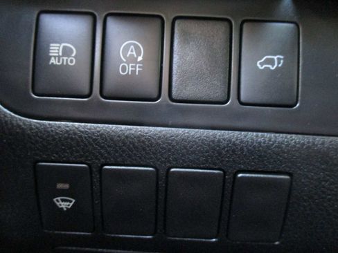 Used 2019 Toyota Highlander XLE image 22