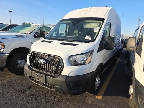 Used 2022 Ford Transit 250 148 High Roof AWD image 4