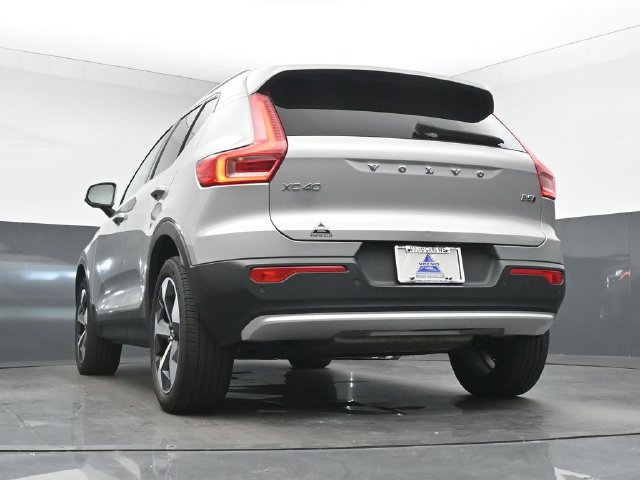 Used 2024 Volvo XC40 B5 Plus AWD/4WD image 15