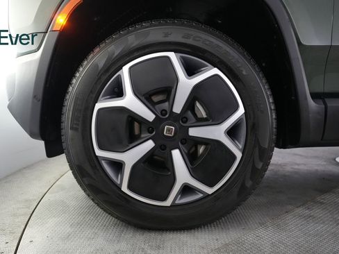 Used 2023 Rivian R1S Adventure AWD/4WD image 19