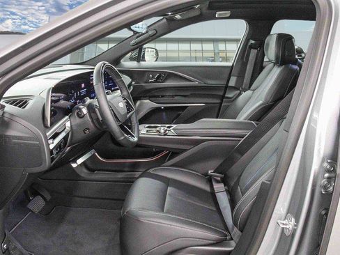 Used 2026 Cadillac Lyriq Premium Luxury image 11