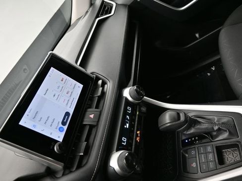 Used 2025 Toyota RAV4 XLE image 19