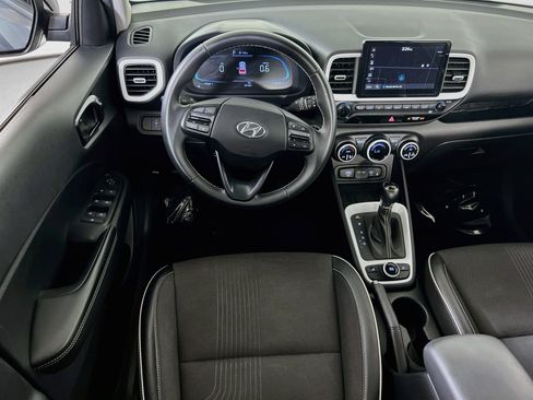 Used 2023 Hyundai Venue Limited FWD image 22
