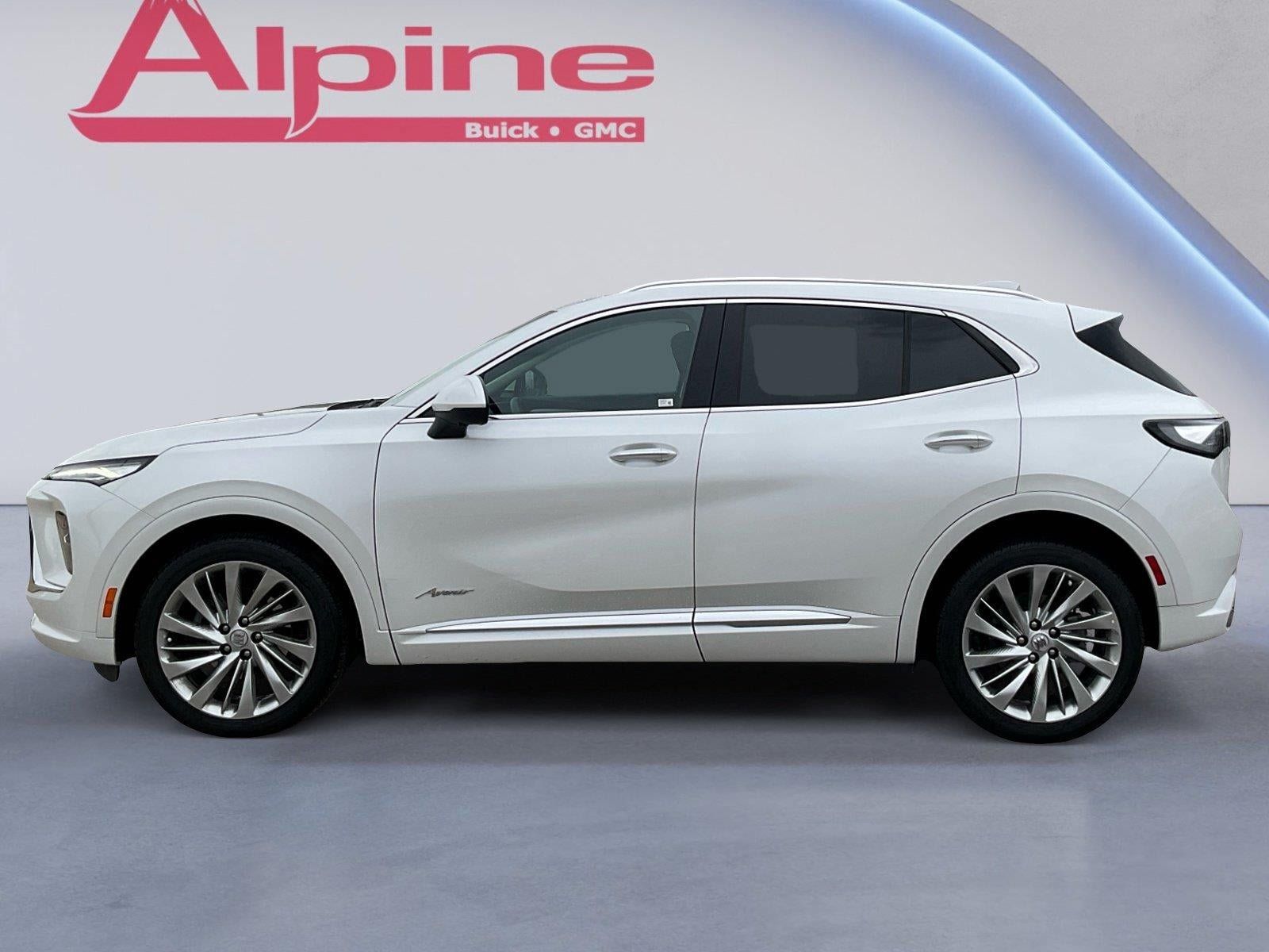 Used 2025 Buick Envision Avenir AWD/4WD image 2