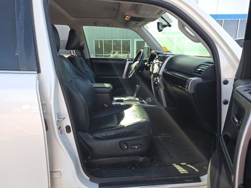 Used 2017 Toyota 4Runner Limited image 19