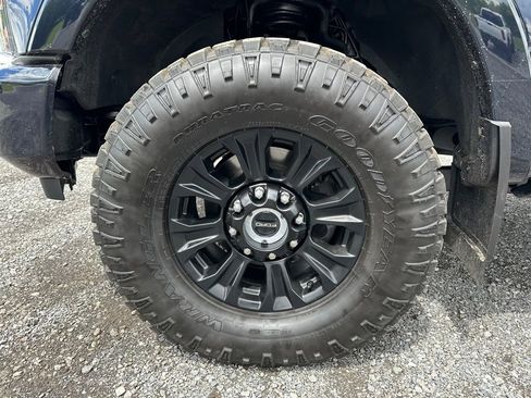 Used 2022 Ford F350 Platinum w/ Tremor Off-Road Package AWD/4WD image 15