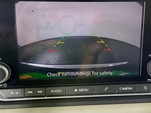 Used 2023 Nissan Rogue SV image 19