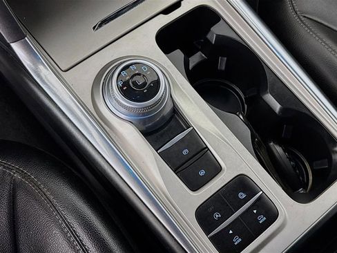 Used 2021 Ford Explorer Limited image 19