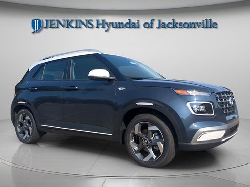 New 2025 Hyundai Venue Limited image 8
