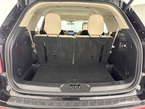 Used 2020 Ford Explorer XLT w/ Equipment Group 202A AWD/4WD image 21