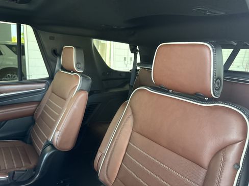 Used 2024 GMC Yukon Denali Ultimate AWD/4WD image 34