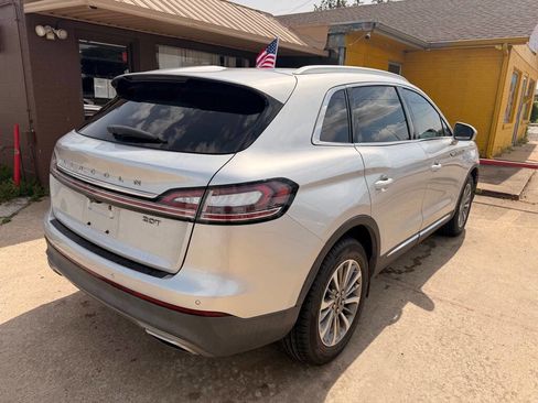 Used 2019 Lincoln Nautilus Select FWD image 5