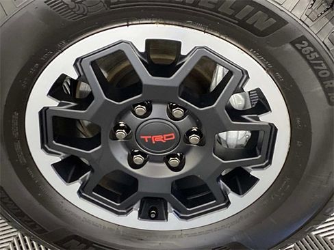 Used 2025 Toyota 4Runner TRD Off-Road image 27