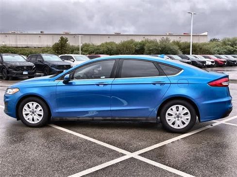 Used 2020 Ford Fusion S image 3