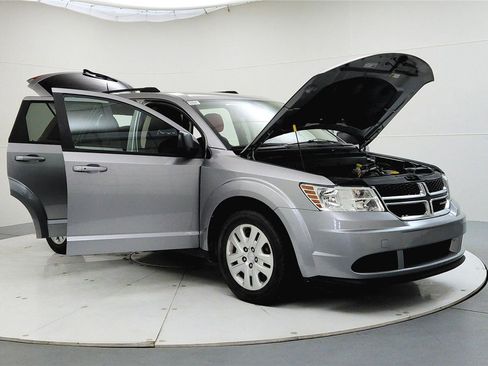 Used 2020 Dodge Journey SE image 10