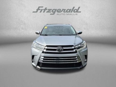 Used 2019 Toyota Highlander Limited Platinum AWD/4WD image 2