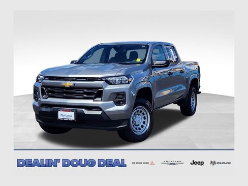 Used 2024 Chevrolet Colorado W/T RWD image 1