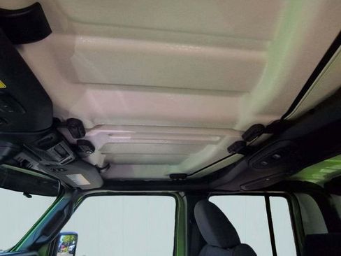 New 2025 Jeep Gladiator Sport image 12