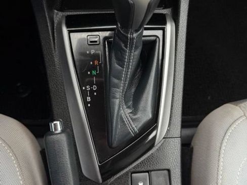Used 2014 Toyota Corolla LE FWD image 12