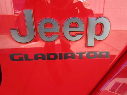 Used 2022 Jeep Gladiator Mojave w/ Cold Weather Group image 44