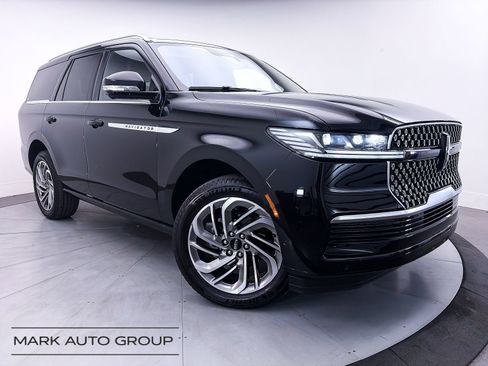 Used 2025 Lincoln Navigator Reserve AWD/4WD image 1
