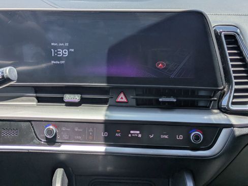 Used 2024 Kia Sportage EX FWD image 5
