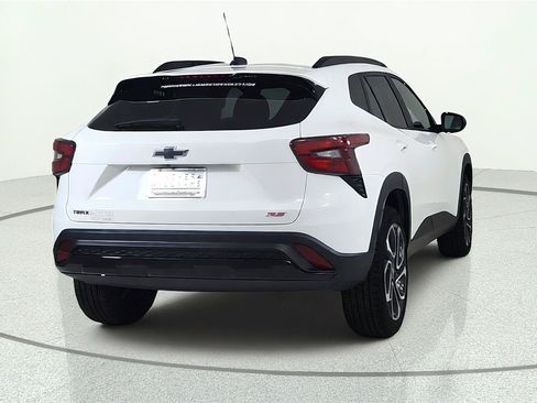 Used 2024 Chevrolet Trax RS w/ Sunroof Package FWD image 6