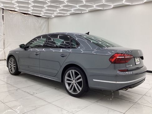Used 2018 Volkswagen Passat 2.0T R-Line FWD image 12