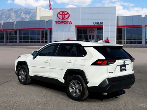 Used 2024 Toyota RAV4 LE AWD/4WD image 5