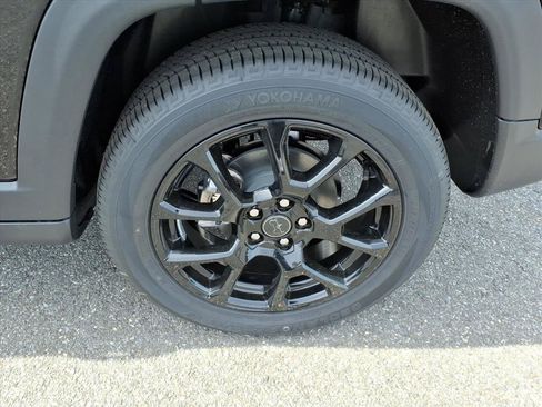 New 2026 Jeep Compass Latitude AWD/4WD image 8