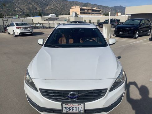 Used 2016 Volvo V60 T5 Premier w/ Convenience Package FWD image 5