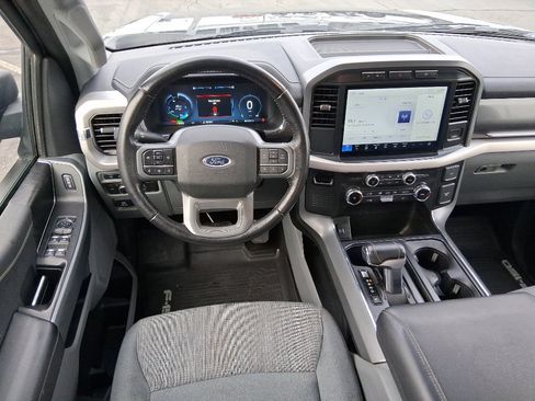 Used 2022 Ford F150 Lightning XLT image 9
