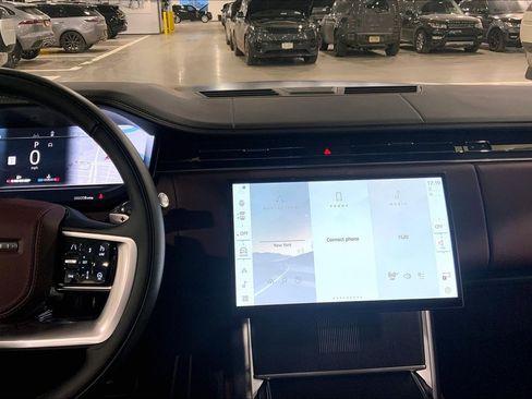 New 2026 Land Rover Range Rover Long Wheelbase Autobiography image 6