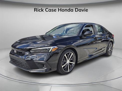 Used 2023 Honda Civic Touring image 8