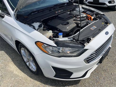 Used 2019 Ford Fusion SE FWD image 25