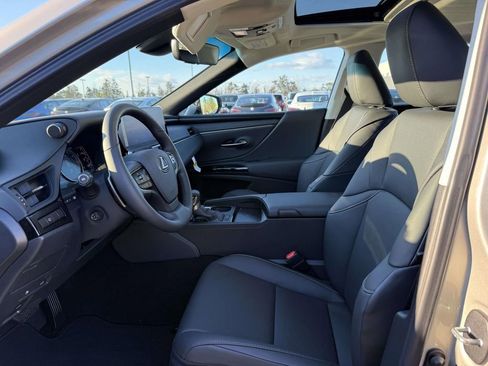 Used 2025 Lexus ES 350 Premium image 13
