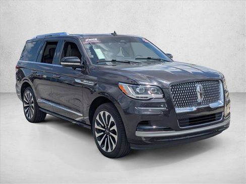 Used 2024 Lincoln Navigator Reserve AWD/4WD image 3